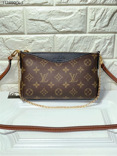 louis vuitton purse small crossbody|louis vuitton unisex crossbody bag.